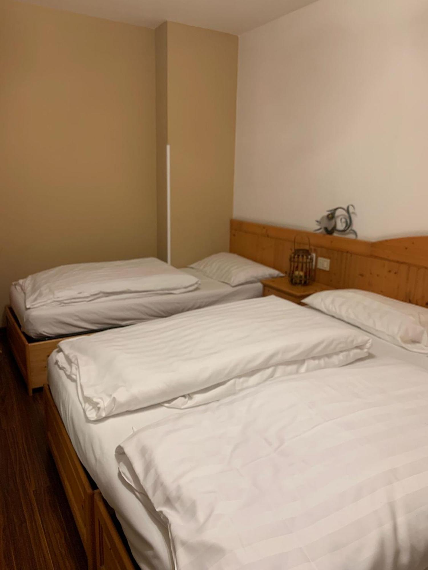 Garni Bonsai Bed & Breakfast Pinzolo Exterior photo