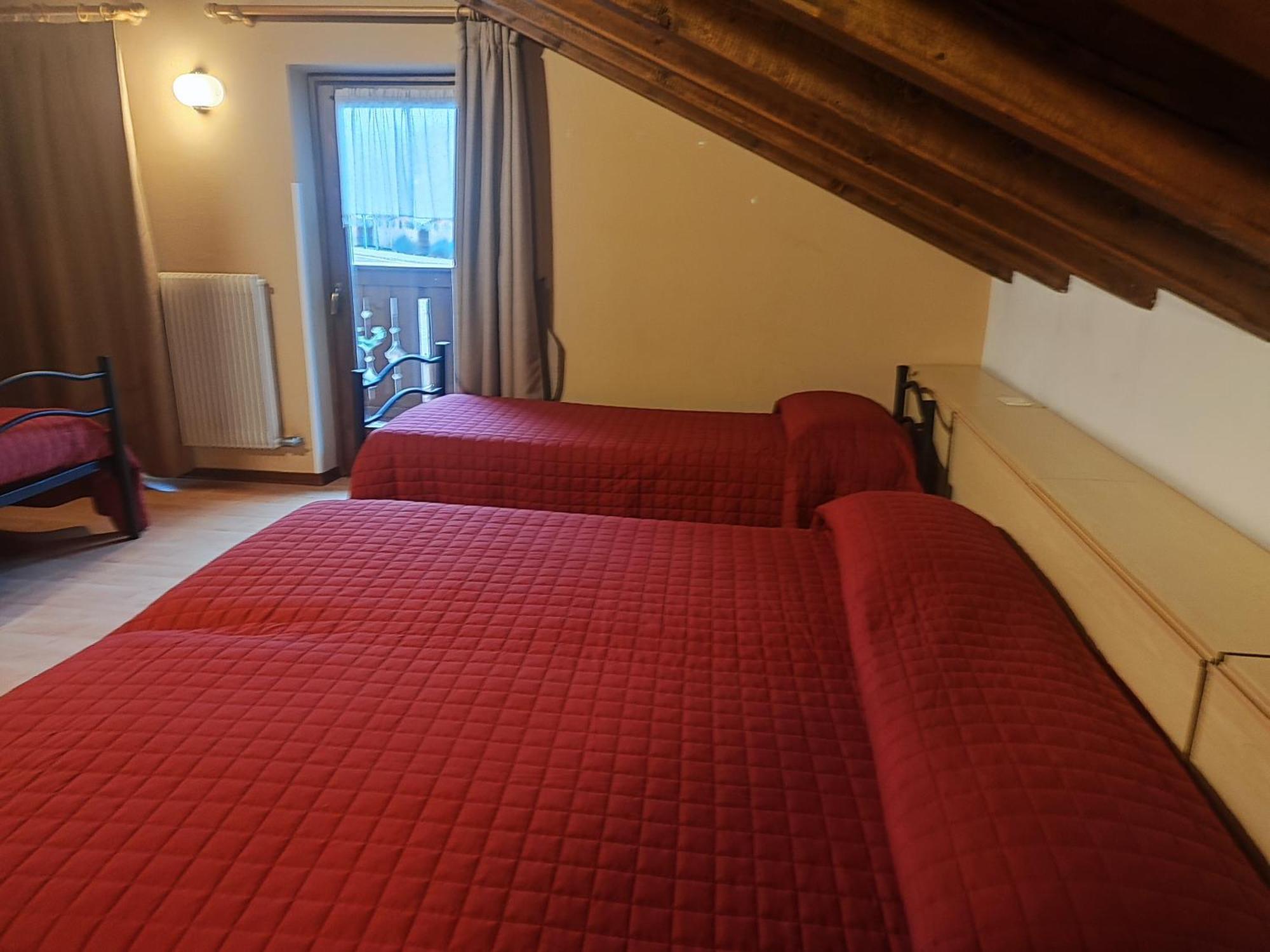 Garni Bonsai Bed & Breakfast Pinzolo Exterior photo