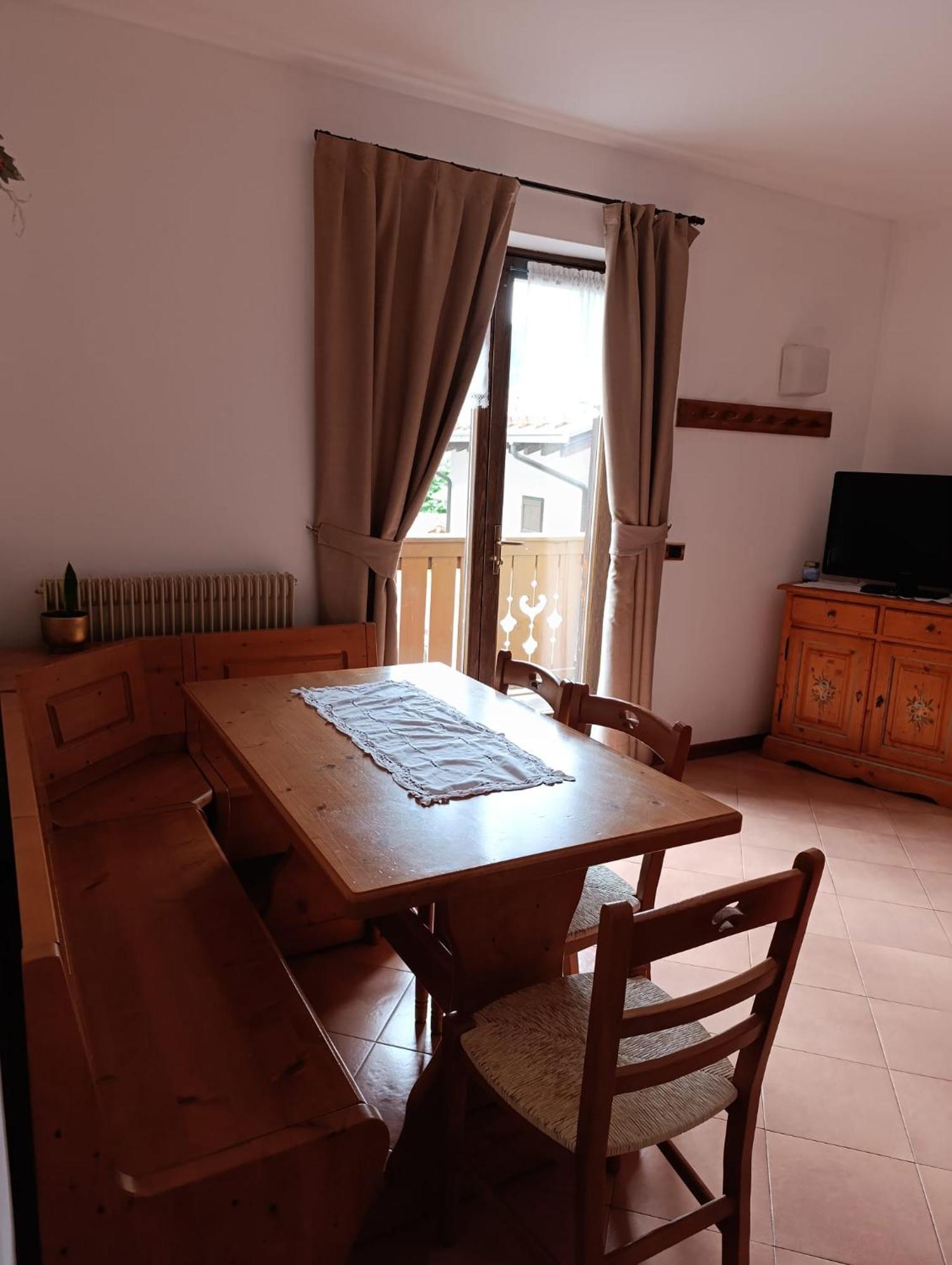 Garni Bonsai Bed & Breakfast Pinzolo Exterior photo