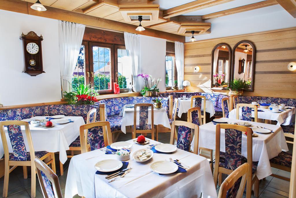 Garni Bonsai Bed & Breakfast Pinzolo Exterior photo